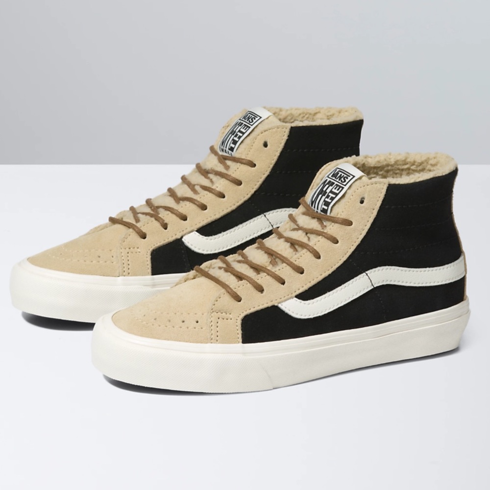 Sk8-Hi 38 Decon VR3 SF Sherpa Unisex Vans Sneakers (7 US Men & 8.5 US Women)